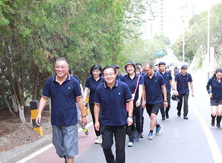 陶冶情操，激發(fā)活力——集團(tuán)舉辦主題黨日暨健步走活動